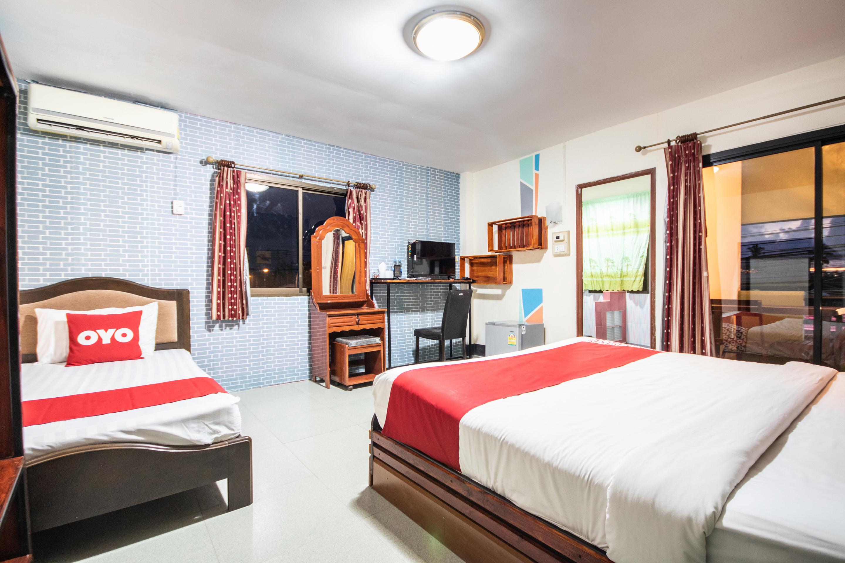 Oyo 75304 Riverside Guesthouse Khao Lak Buitenkant foto