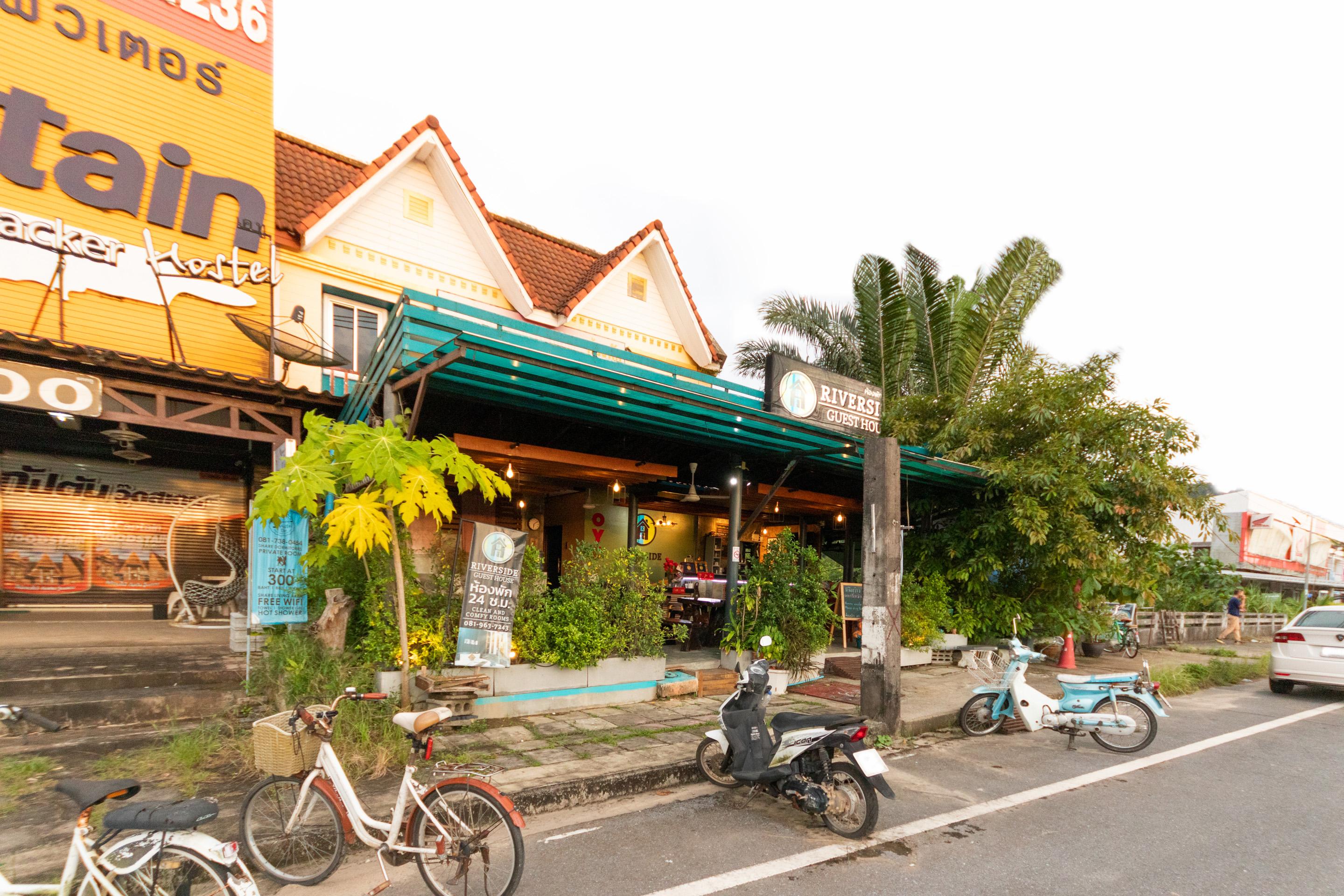 Oyo 75304 Riverside Guesthouse Khao Lak Buitenkant foto